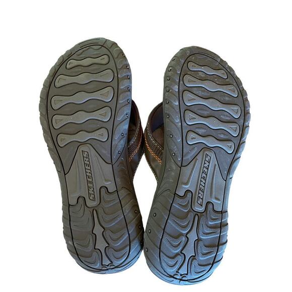 Skechers Men's Relaxed Fit Memory Foam 360 Flip Flop/ Thong sandal.Brown Size 10 - Picture 3 of 3